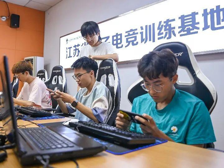 电竞学校毕业后能打职业联赛吗-电竞学校毕业了能干嘛